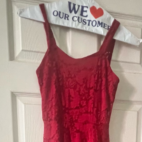 Red lace dress - Picture 3 of 3